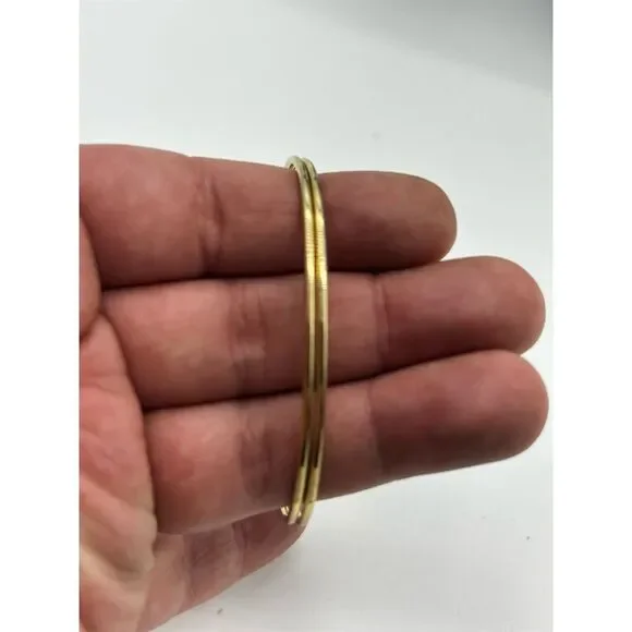Gold Plated Knot Bangle Bracelet Fashionable Design - Picture 4 of 4